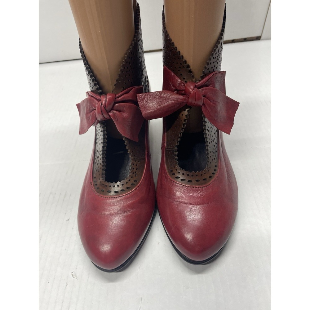 BZ Moda Everybody Ankle Boots US 6.5 EU 36.5 Laser Cut Red Brown Leather Bows